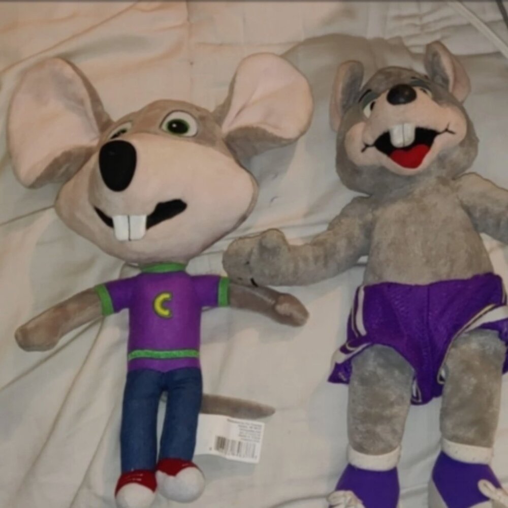 Chuck E Cheese Mouse Plushies Basketball Gym Shorts & Mascot